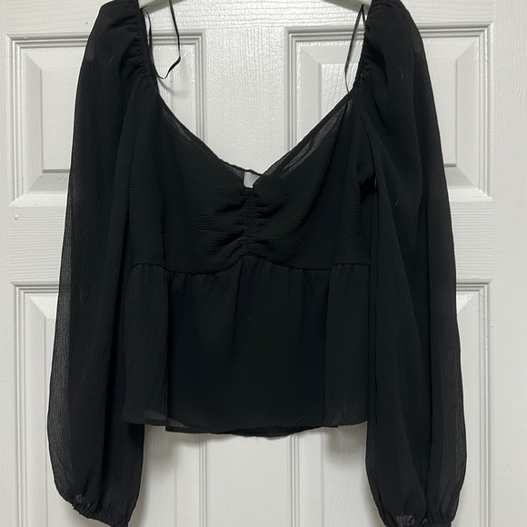 ASTR The Label Black Puff Sleeve Top Size M - Picture 1 of 3
